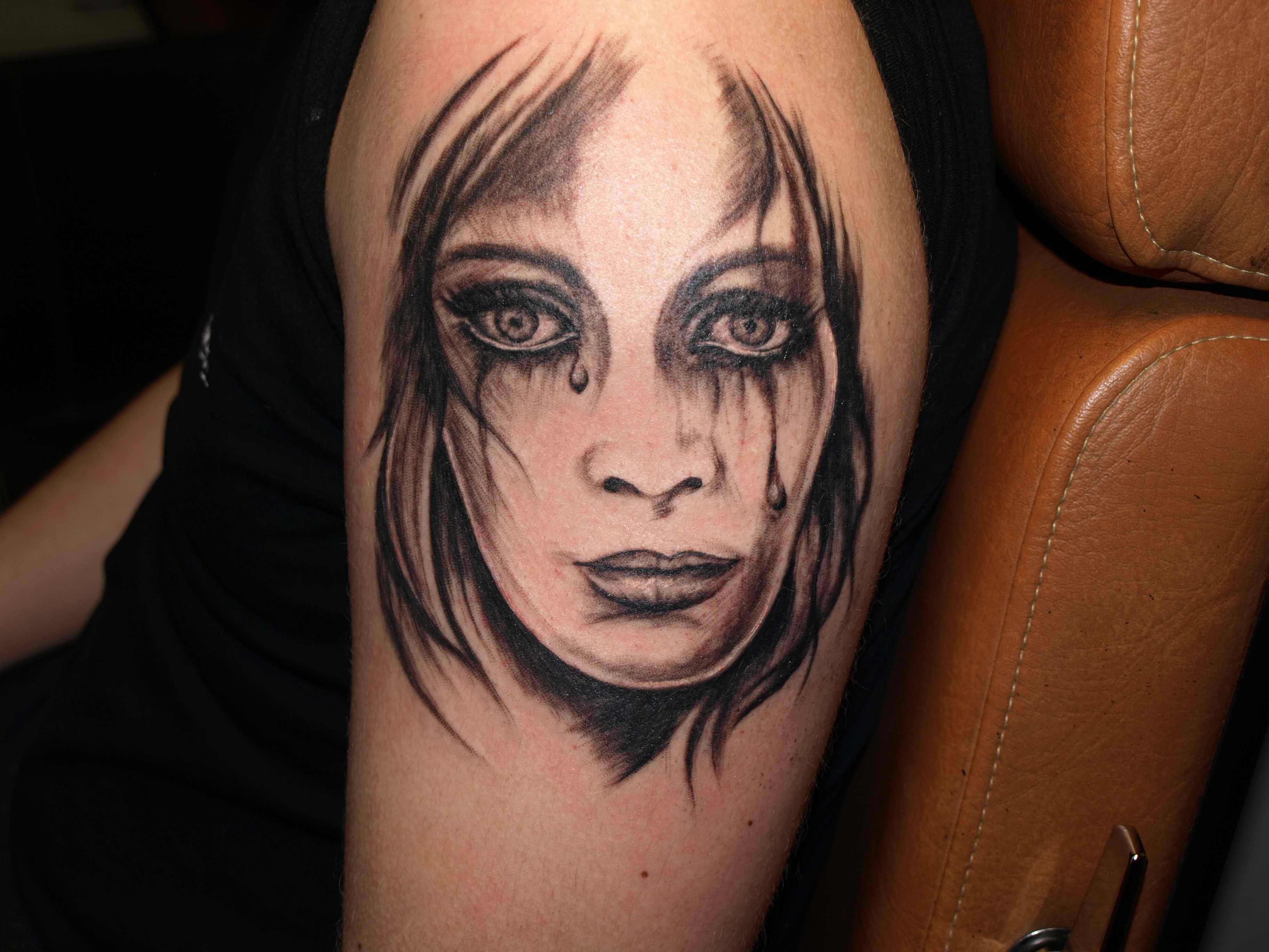 Fari Brady Tattoo & Body piercing - Shading Tattoo